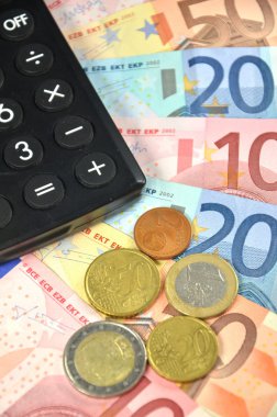 Euro banknot, sikke ve hesap makinesi