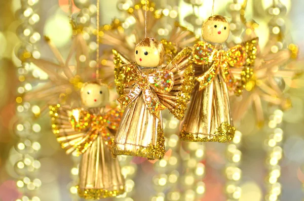 Christmas decoration, angel made of straw and bokeh background — Stock Photo, Image