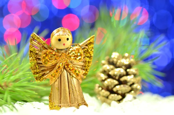 Świąteczne dekoracje, anioł ze słomy i bokeh tło — Zdjęcie stockowe