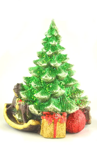 圣诞节装饰物，圣诞树上白色孤立 — 图库照片