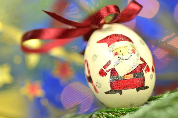 Christmas bauble made by decoupage technique on bokeh background — Stock Photo, Image