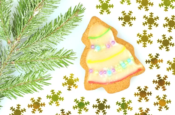 Heerlijke ingerichte Kerstmis cookie op witte achtergrond — Stockfoto