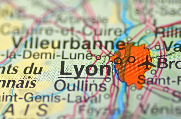 Lyon ve Francii na mapě — Stock fotografie