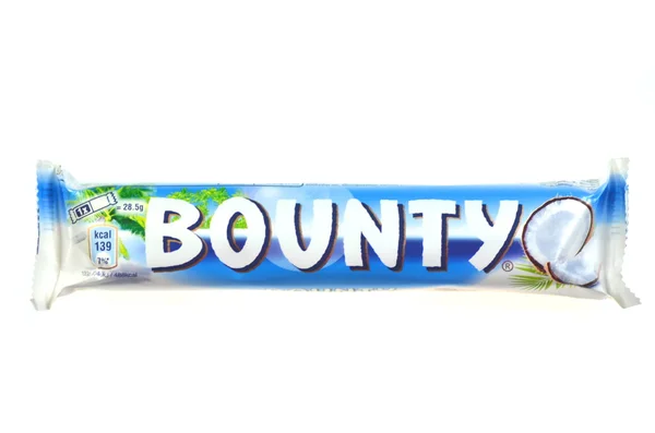 Barre de chocolat à la noix de coco Bounty isolée sur fond blanc — Photo