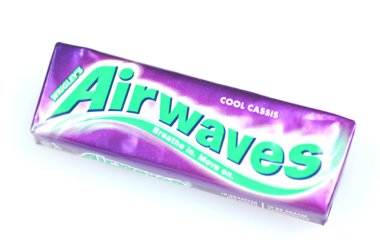 Airwaves sakız beyaz zemin üzerine izole