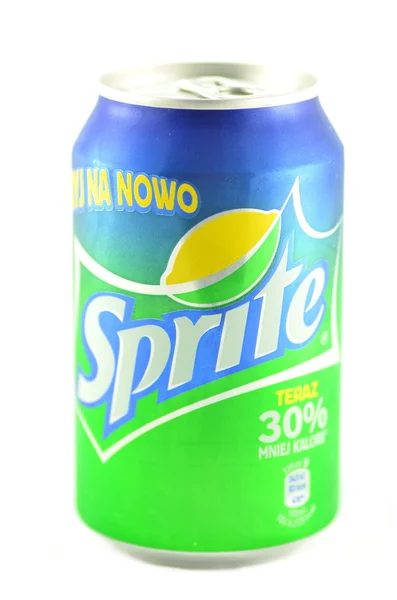 Bebida de sprite em uma lata isolada no fundo branco — Fotografia de Stock