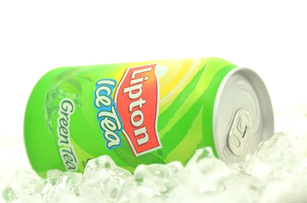 Can of Lipton Ice Tea drink on ice — Stock Photo, Image