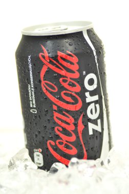 coca-cola zero içeceği buz üzerinde olabilir