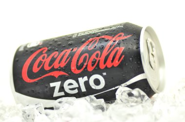 coca-cola zero içeceği buz üzerinde olabilir