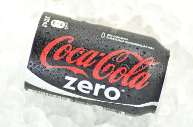 coca-cola zero içeceği buz üzerinde olabilir