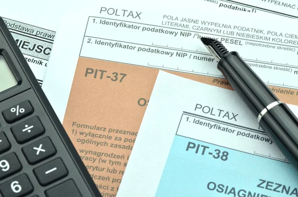 Primer plano de los formularios del impuesto sobre el pulido — Foto de Stock