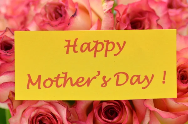 Happy mothers day and bouquet of gorgeous roses — Stock Photo, Image