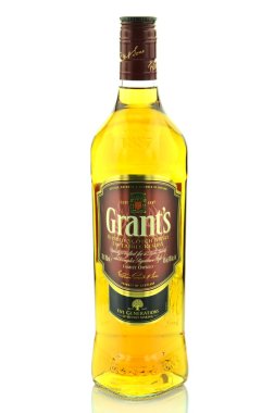 Beyaz arka plan üzerinde izole hibe harmanlanmış viski