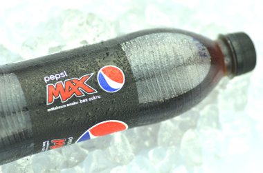 buz küpleri pepsi max içecek şişe