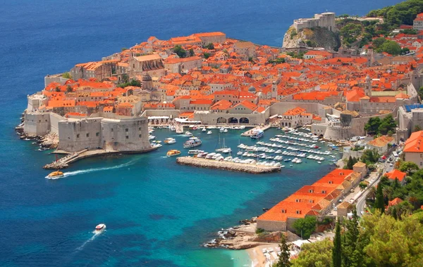 Pintoresca hermosa vista sobre el casco antiguo de Dubrovnik, Croacia — Foto de Stock