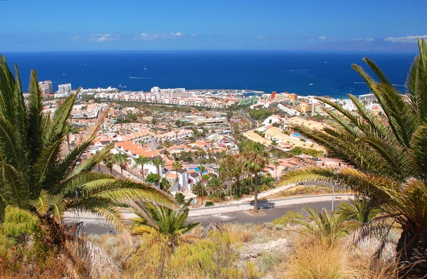 Pittoreska enastående landskap vackra resort playa de las americas på tenerife, kanariefåglar, spanien — Stockfoto