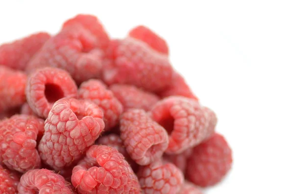 Closeup of ripe, fresh and sweet raspberries isolated on white — Stock Photo, Image