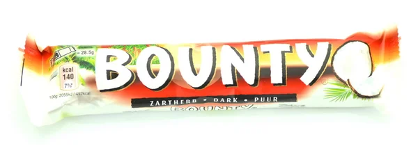 Bounty barra de chocolate de coco aislado sobre fondo blanco —  Fotos de Stock