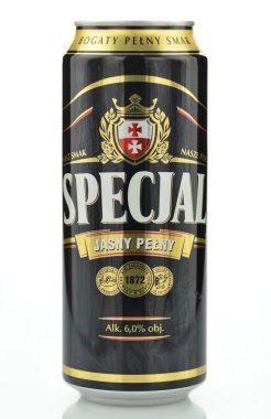 Specjal tam hafif bira beyaz zemin üzerine izole