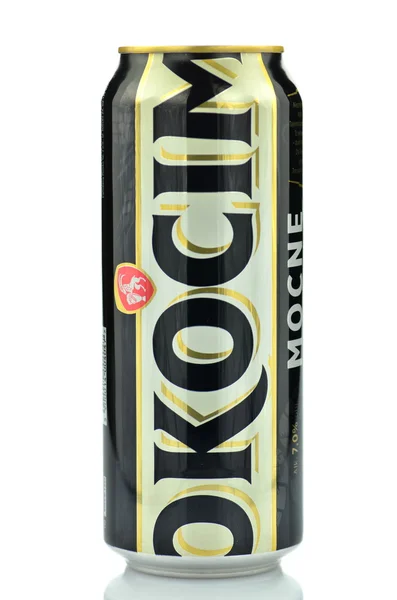 Okocim stark premium lager öl isolerad på vit bakgrund — Stockfoto