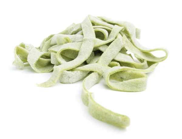 Macarrão tagliatelle verde fresco — Fotografia de Stock