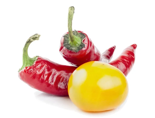 Pimientos rojos fríos y tomate amarillo — Foto de Stock