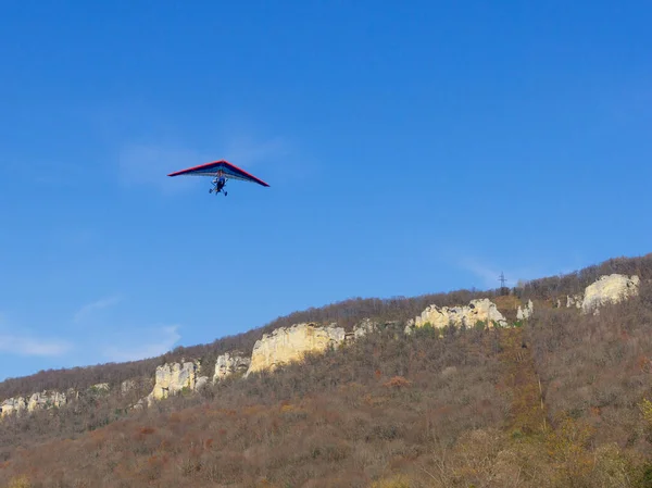 Volar Ala Delta Motorizada Día Soleado Otoño — Foto de Stock