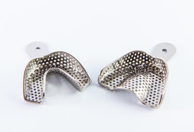 Paslanmaz çelik tepsiler