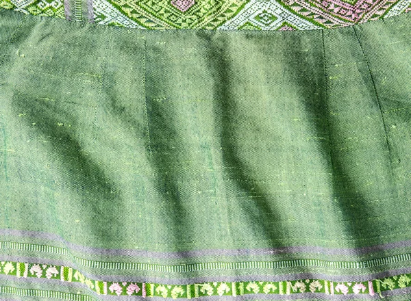 在泰国的丝绸连衣裙，泰国产品手工制作模式 — 图库照片