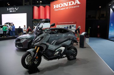 BARCELONA, SPAIN -10.07.2021 Otomobil Sergisi Barcelona 2021. Honda X-ADV. Honda marka sergisi