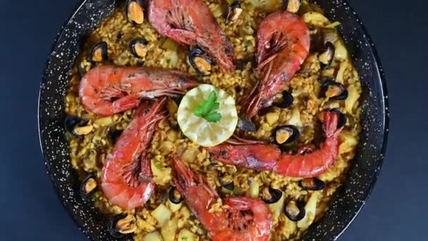 Θαλασσινά Και Ρύζι Paella Γαρίδες Κοντά — Αρχείο Βίντεο