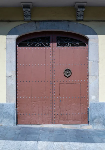 Vintage Wooden Door Street Village — Foto Stock