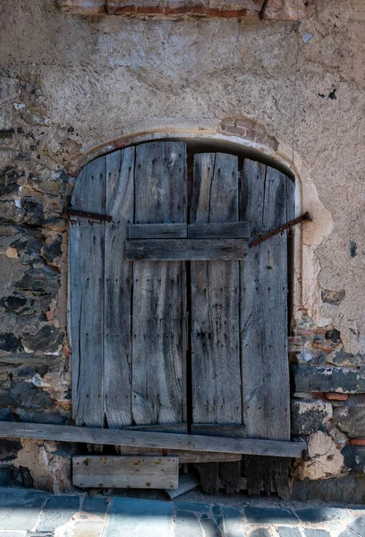 Old Wooden Door Stone Wall Rural House — Foto Stock