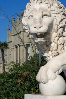 Antik palace'nın bir aslan heykeli