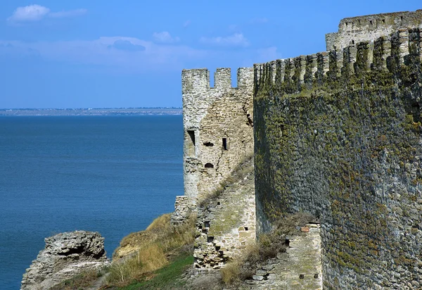 Watchtower and defensive walls on the Dniester estuary — Stock Photo, Image