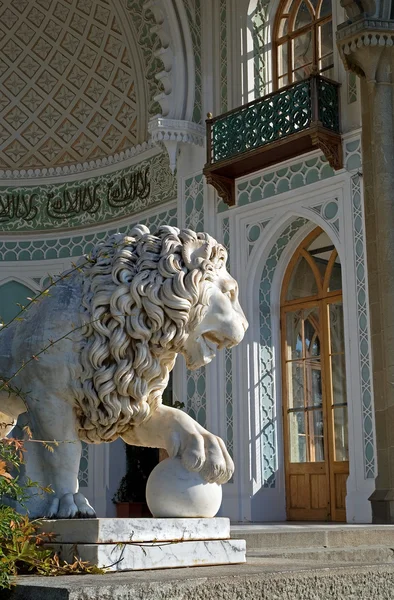 Antik palace'nın bir aslan heykeli