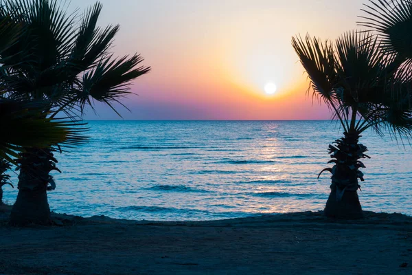 Prachtige Zonsopgang Zee Dawn Aan Rode Zee Zon Wordt Weerspiegeld — Stockfoto