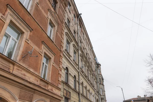 VYBORG, RUSSIA - 31 Ekim 2021: Finlandiya sınırı yakınlarındaki Rusya 'nın Vyborg kentinde bulutlu bir sonbahar günü