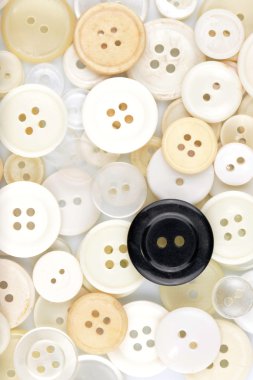 beyaz düğmeler & siyah düğme