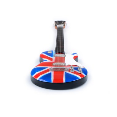 Beyaz arka plan üzerinde izole Britanya bayrağını gitar