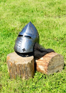 Ortaçağ Şövalyesi kask