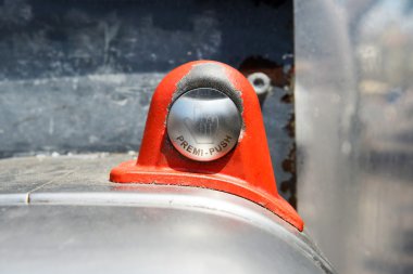 Büyük basma düğmesi 