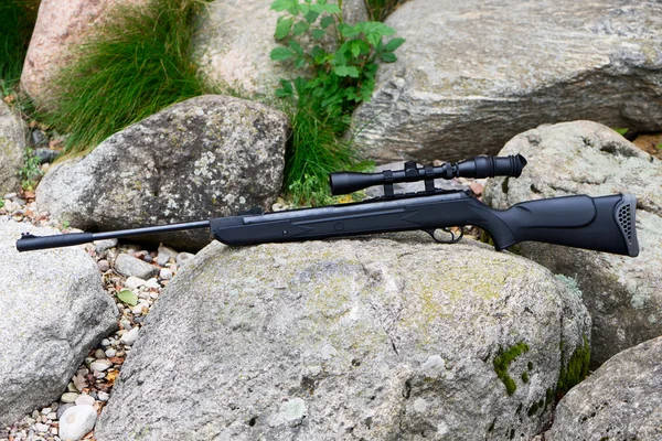 Rifle de ar pneumático com visão óptica — Fotografia de Stock