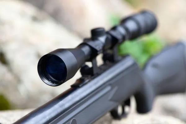 Rifle de ar pneumático com visão óptica — Fotografia de Stock