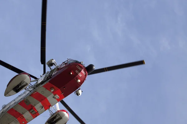 Вертолет в действии — стоковое фото