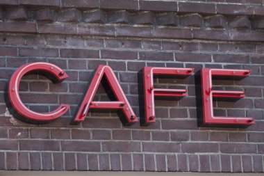 kırmızı neon ışıkları