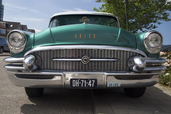 Yeşil buick roadmaster — Stok fotoğraf