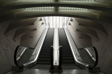 yürüyen merdivenler -
