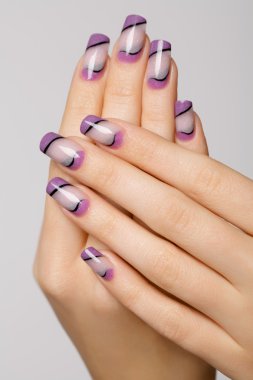 çivilerle ilginç nazik manikür güzel kadının