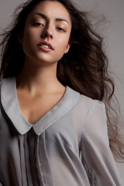 genç güzel kız portresi. moda fotoğraf
